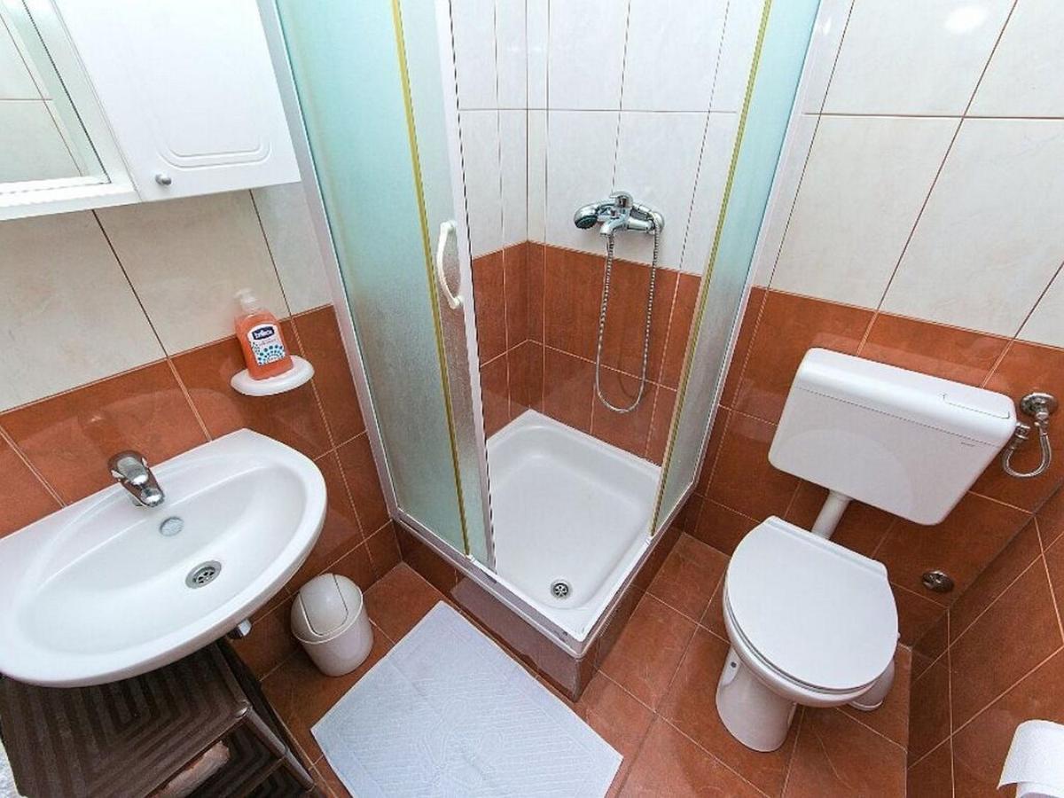 Apartments Mario Брела Экстерьер фото